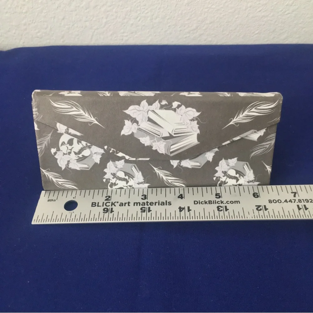 Collapsible Skull & Books Eyeglass Case
